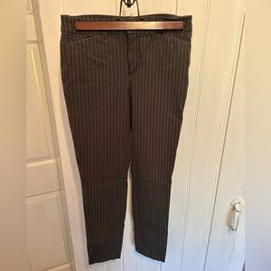 Old Navy women’s 4 TALL black with thin white stripes skinny pixie pants